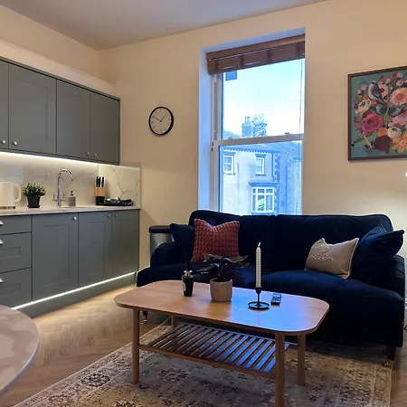 Romantic Getaway In Historic Bank, Apartmán