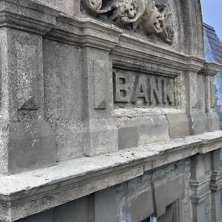 Romantic Getaway In Historic Bank, Apartmán *